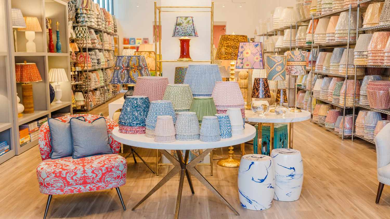 اصول کلیدی در طراحی دکوراسیون ویترین مغازه