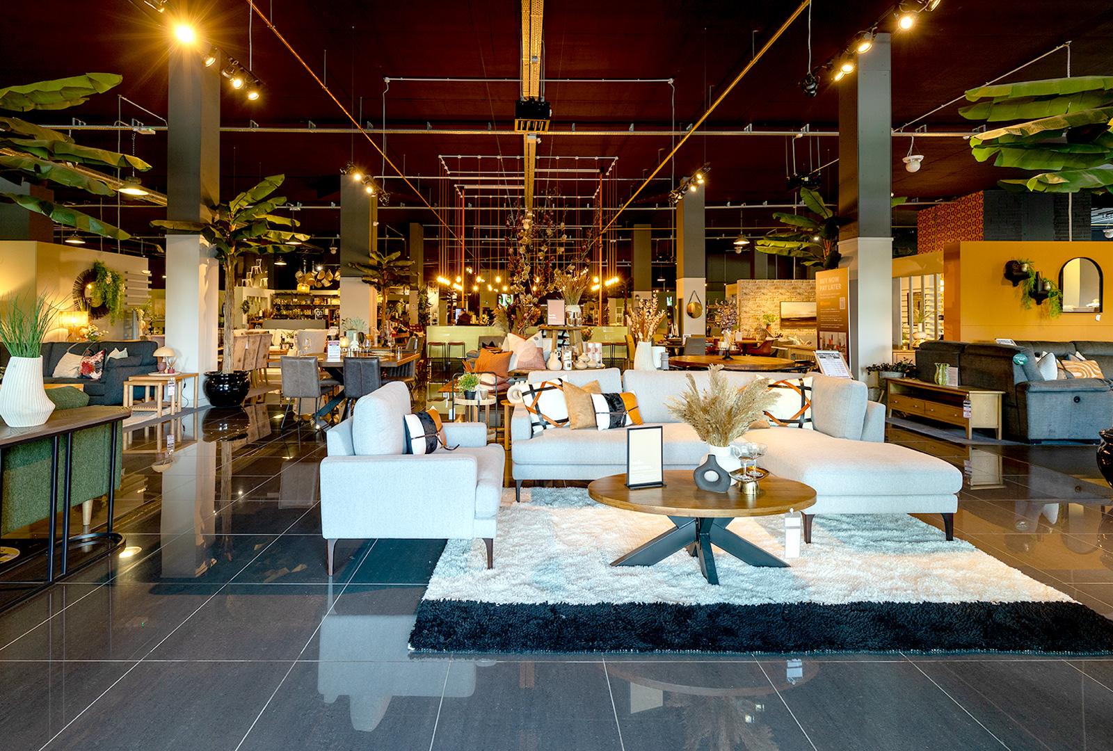 دکور فروشگاه مبلمان