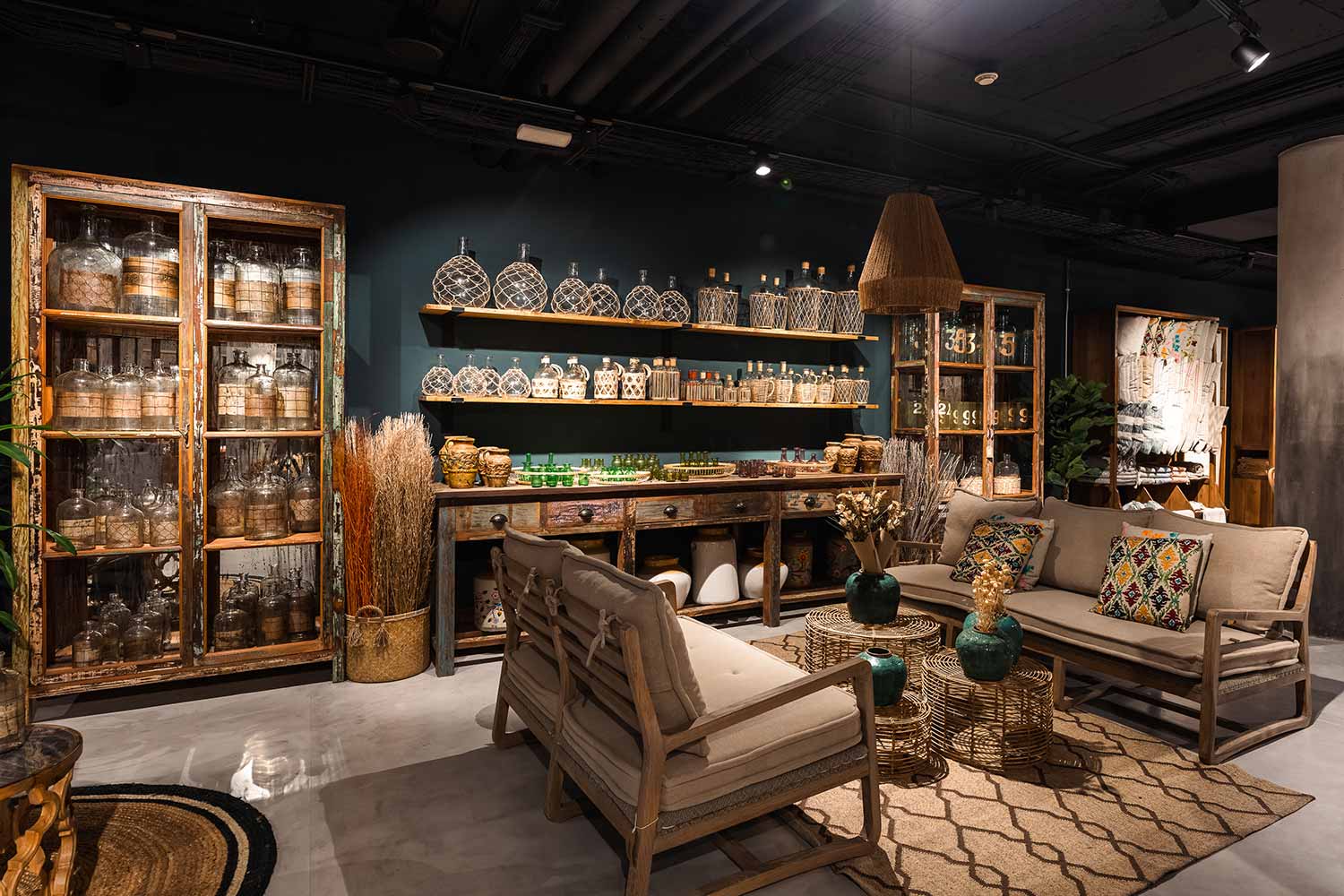 نکات مهم در طراحی قسمت های جانبی فروشگاه