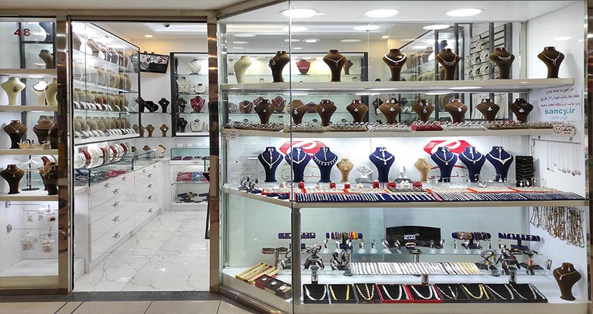 طراحی ویترین مغازه بدلیجات فروشی 7