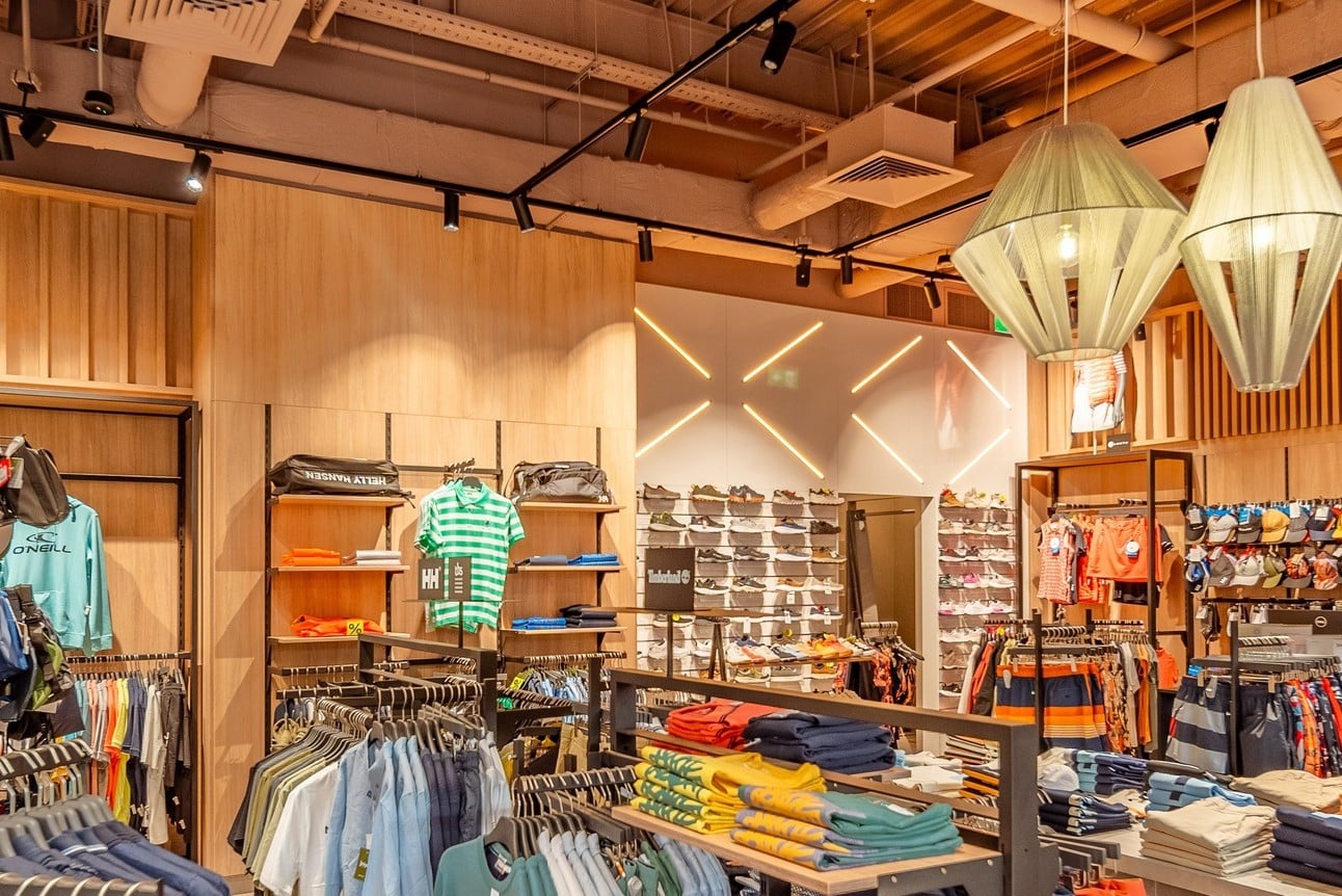 adamlamp yarn lighting fixtures custom textile design lamp dockyard islands romania clothing stores 007 02 adamlamp yarn lighting fixtures custom textile design lamp dockyard islands romania clothing stores 007 02