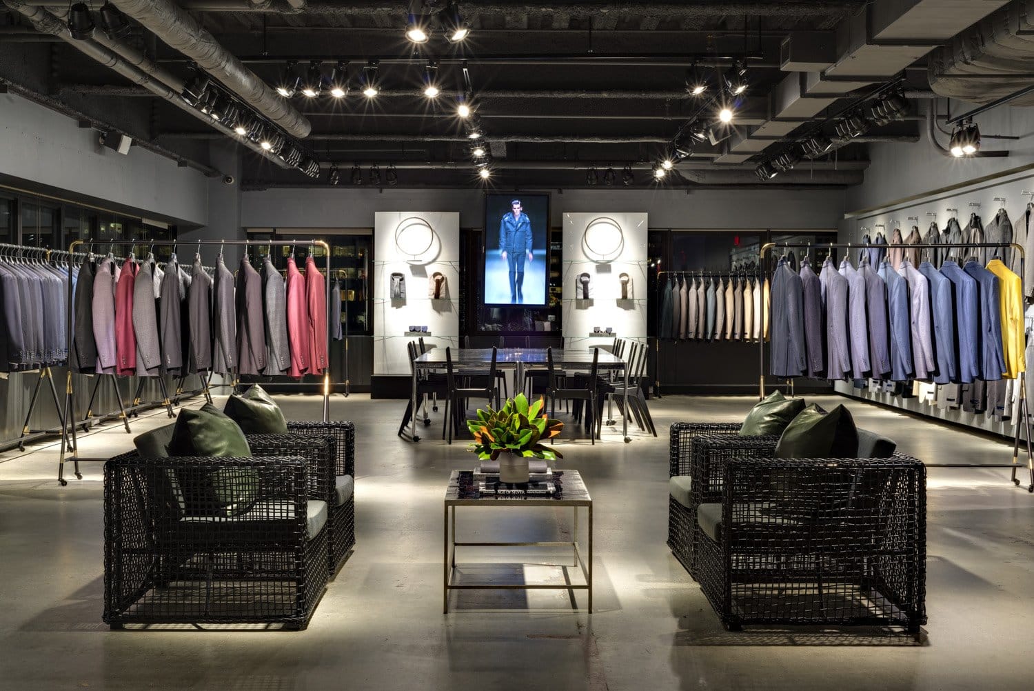 بازنگری و به‌روزرسانی دوره‌ای دکور