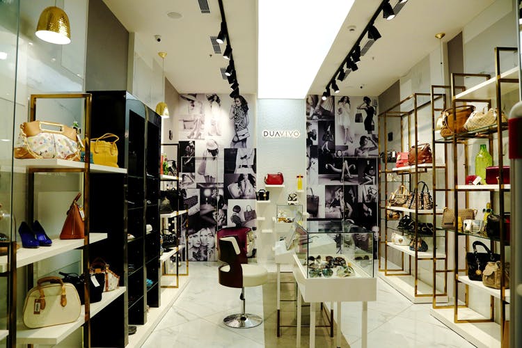 انتخاب سبک مناسب دکوراسیون مغازه کیف و کفش