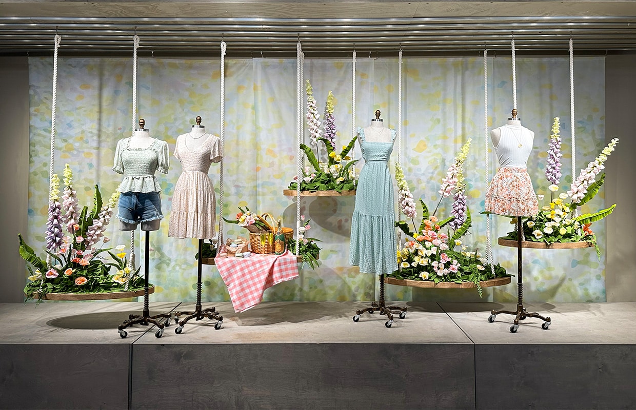 ویترین مغازه بوتیک