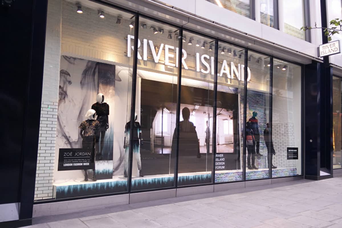 سوالات متداول درباره طراحی ویترین مغازه بوتیک