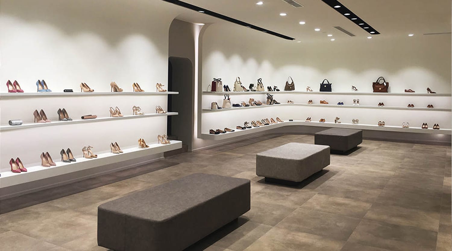 نکات پایانی و پیشنهادات کاربردی برای دکوراسیون مغازه کیف و کفش