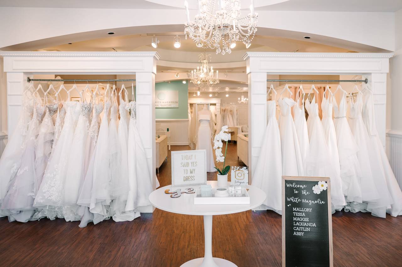 عناصر کلیدی در طراحی دکور مزون لباس عروس